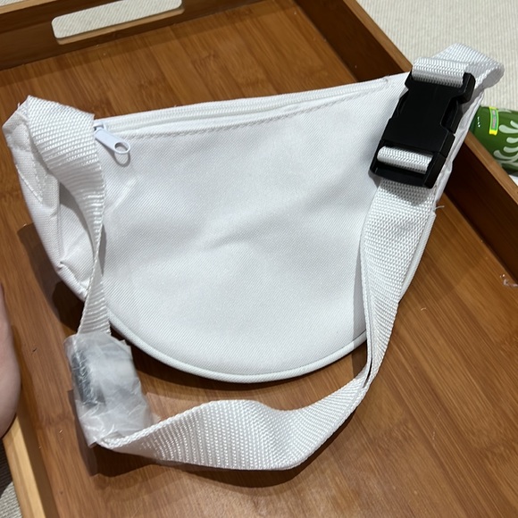 New BABE fanny pack - Picture 3 of 3